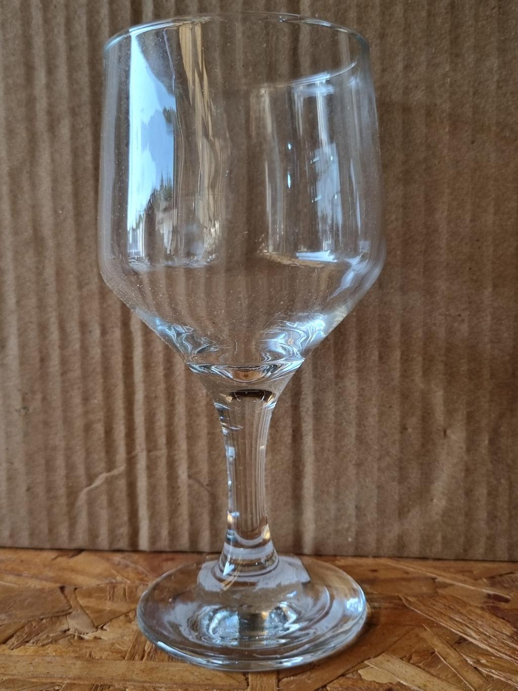 Taça de vidro para vinho