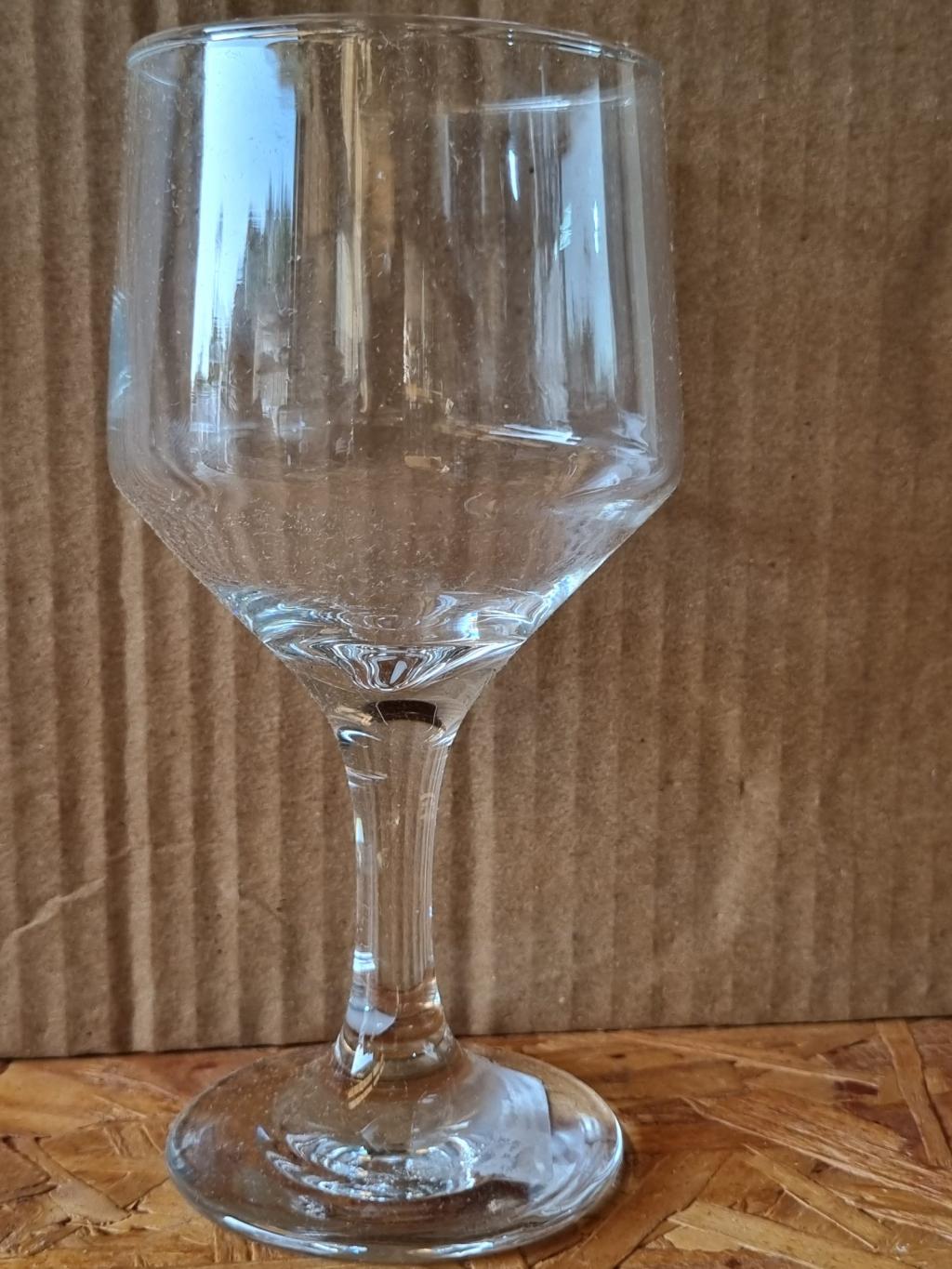 Taça de vidro para vinho