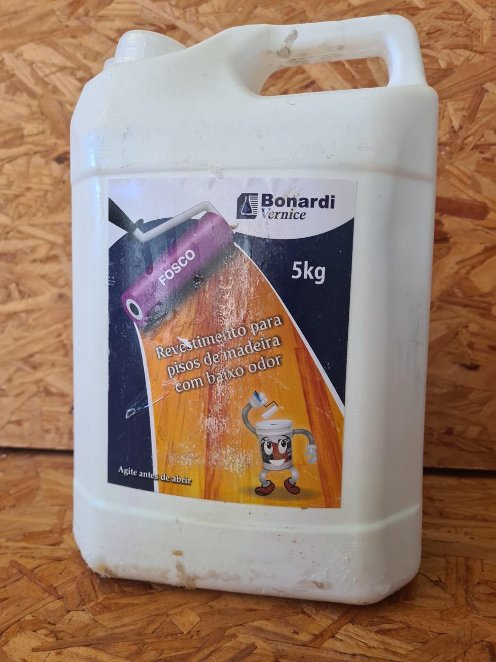 Revestimento fosco para pisos de madeira com baixo odor