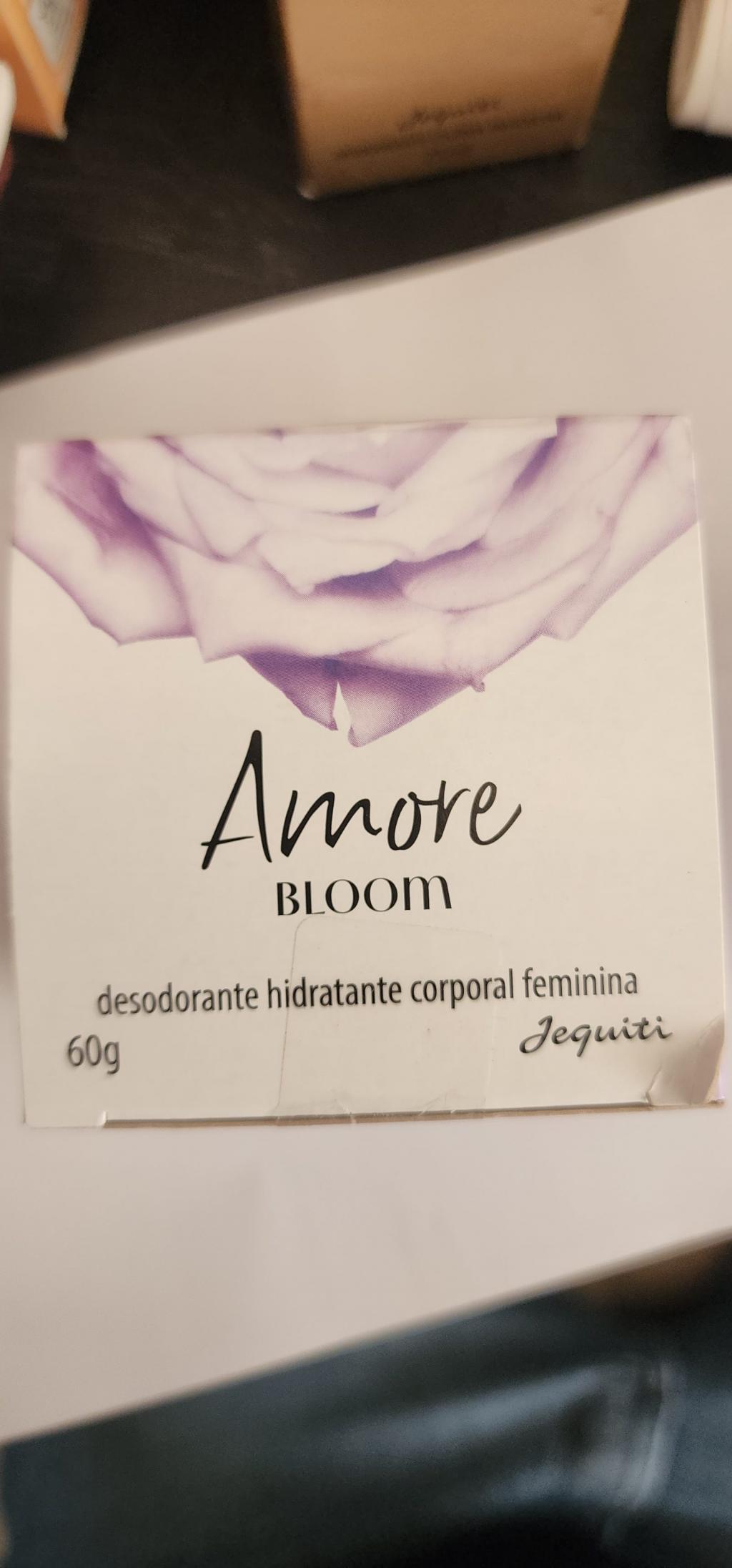 Desodorante hidratante corporal feminina Amore Bloom