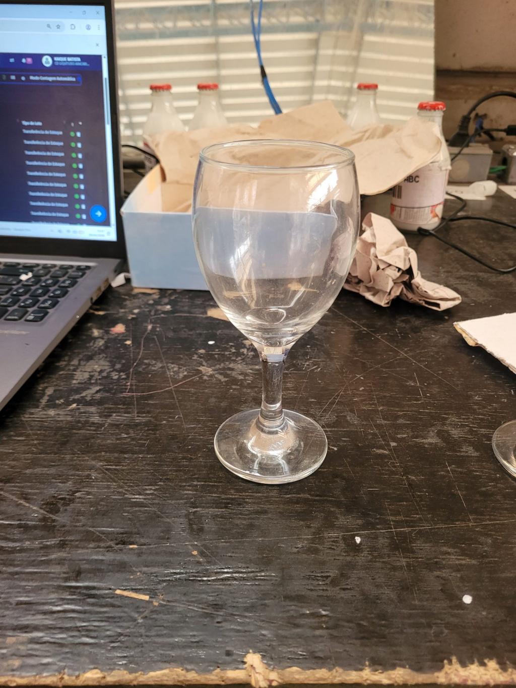 Taça de vidro para vinho