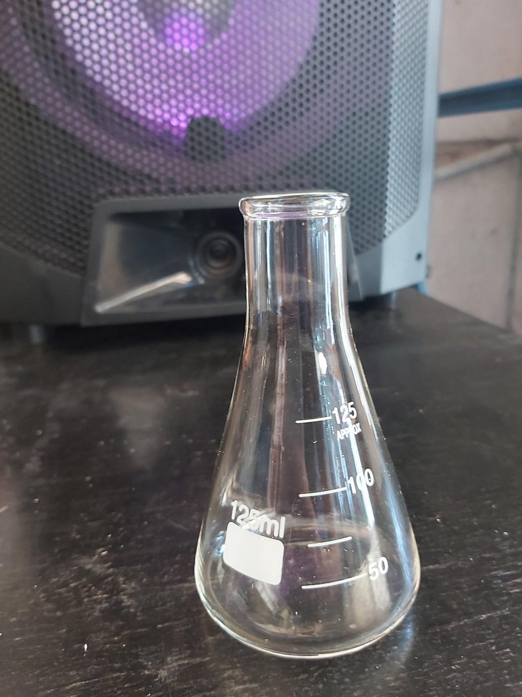 Frasco de vidro tipo erlenmeyer
