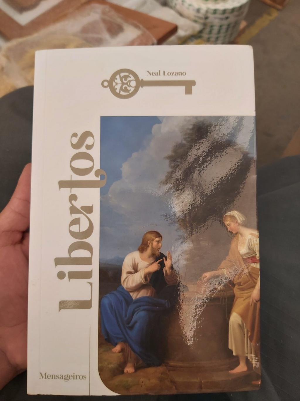 Livro "Libertos" de Neal Lozano