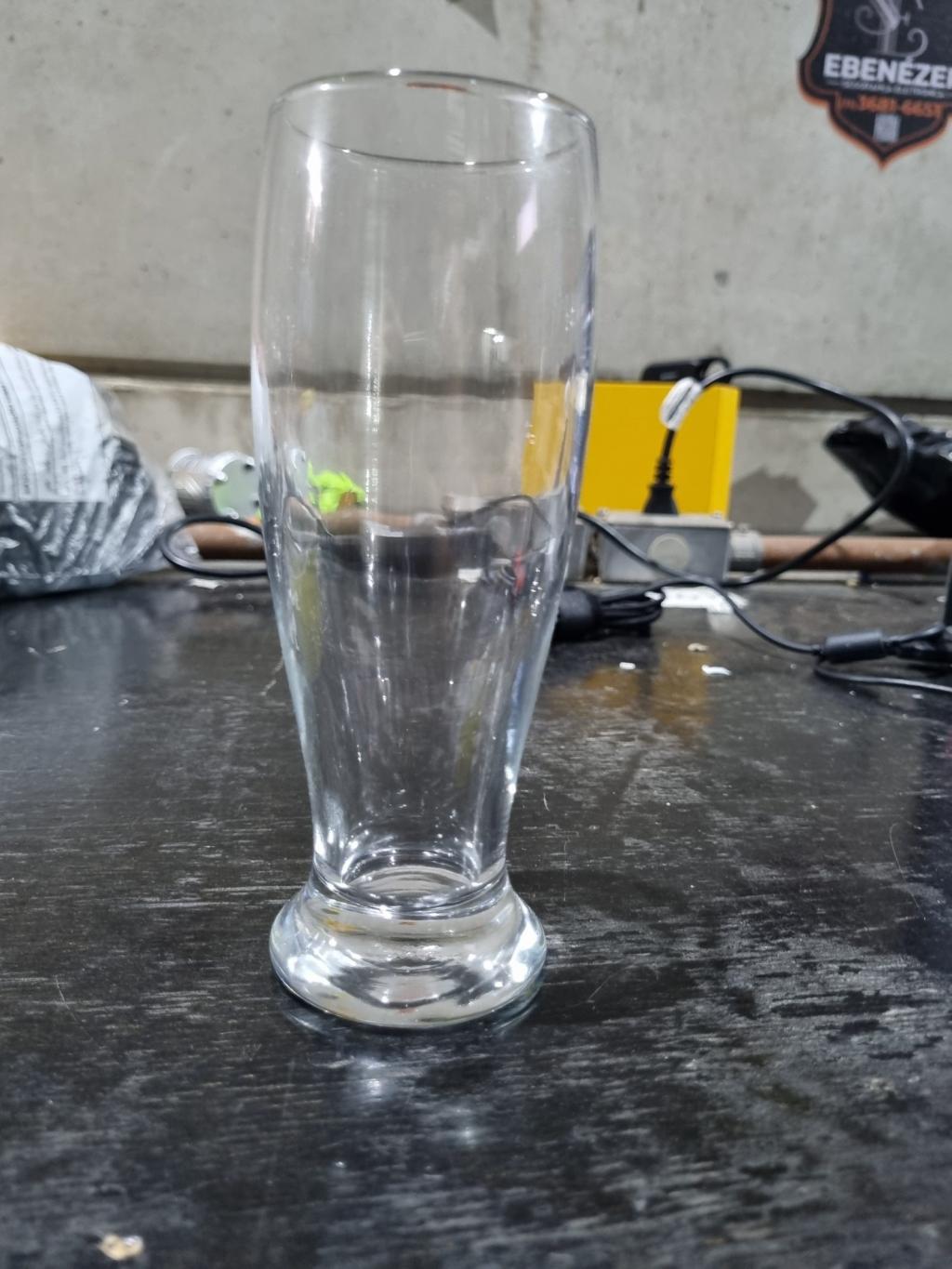 Copo de vidro tipo tulipa para chopp