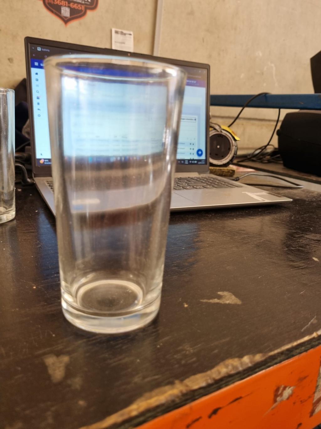 Copo de vidro tipo tumbler