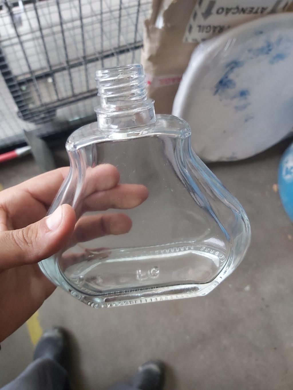 Frasco de vidro transparente