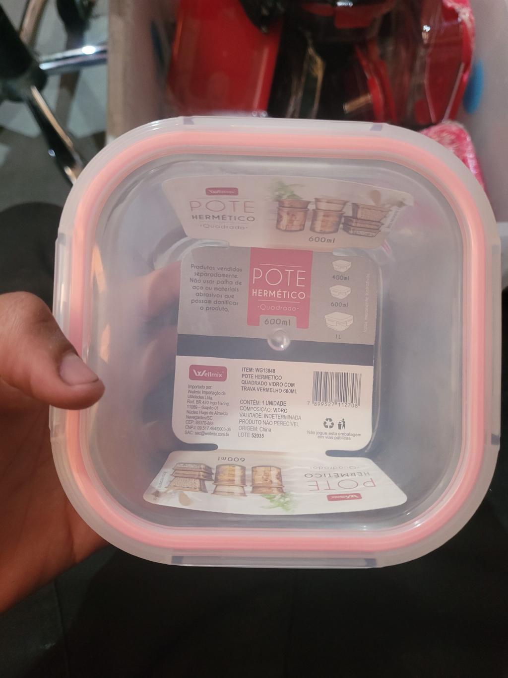 Pote hermético quadrado de vidro com trava vermelha