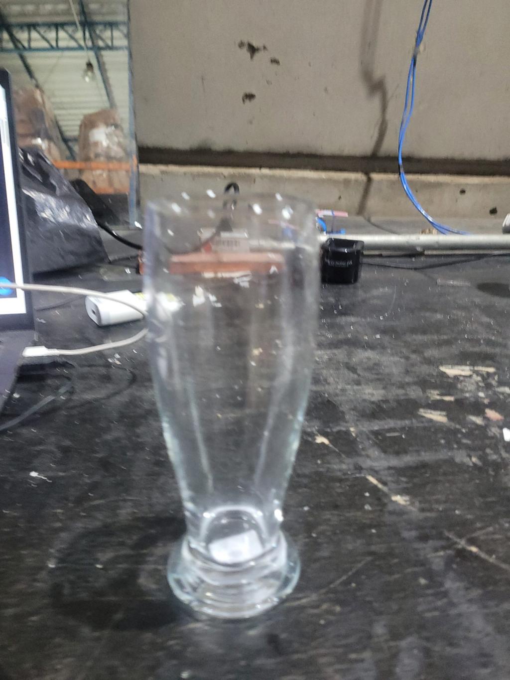 Copo de vidro transparente