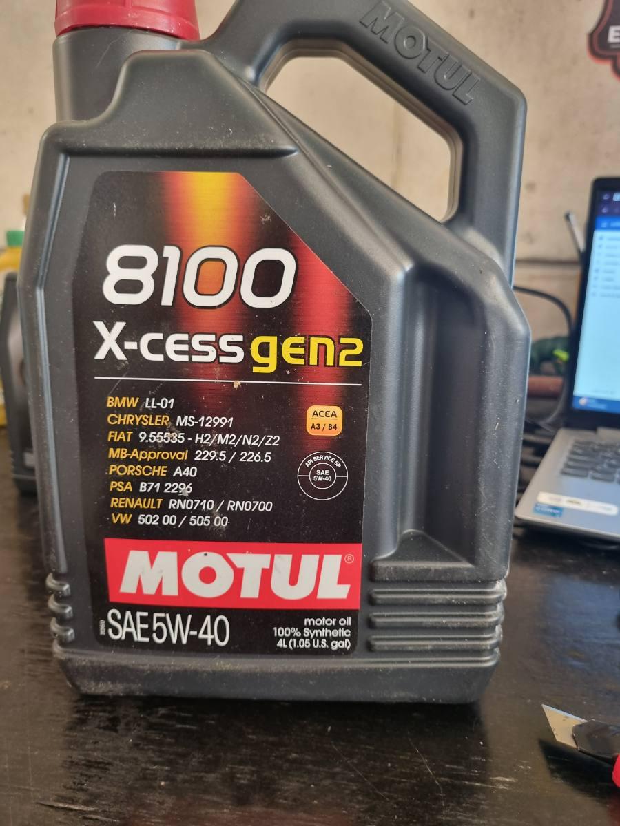 Óleo lubrificante para motor 100% sintético