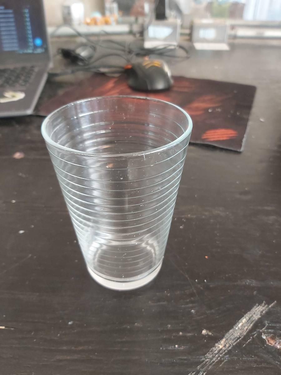 Copo plástico transparente