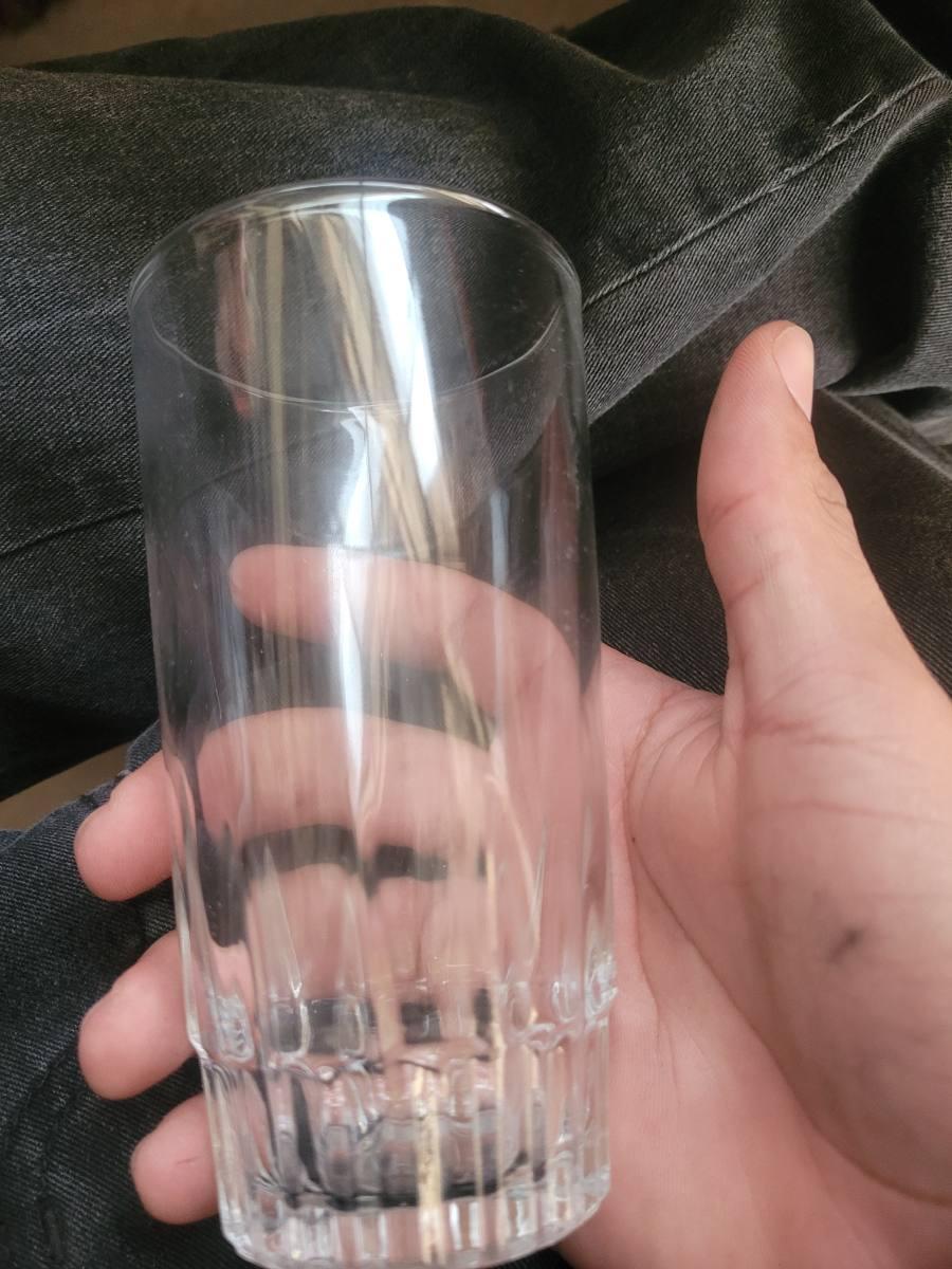 Copo de vidro transparente