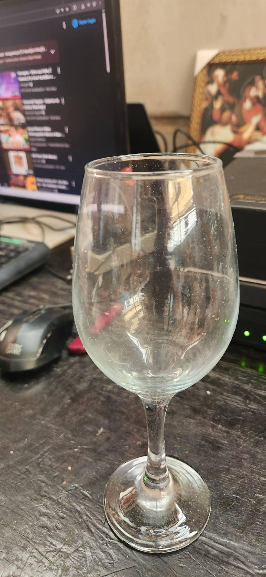 Taça de vidro para vinho ou bebida