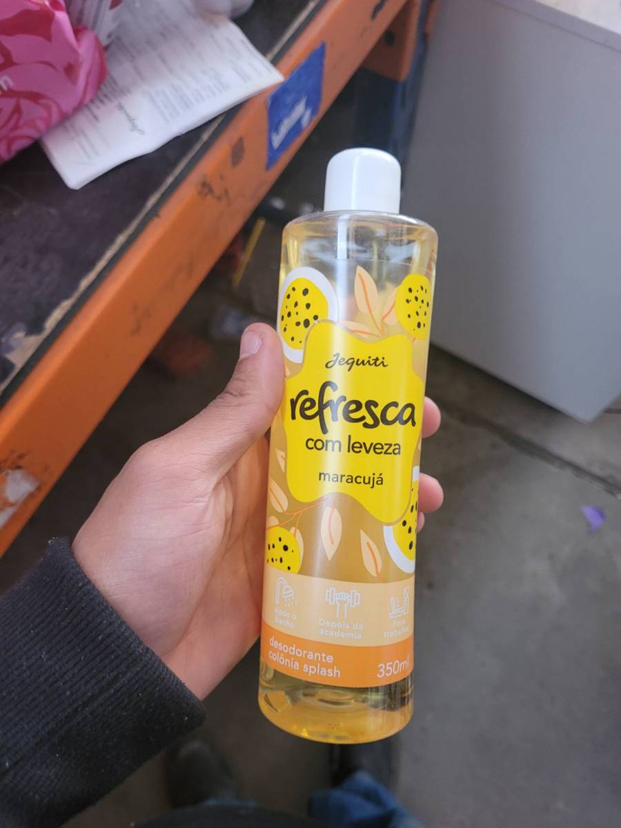 Desodorante colônia splash refreca com leveza maracujá
