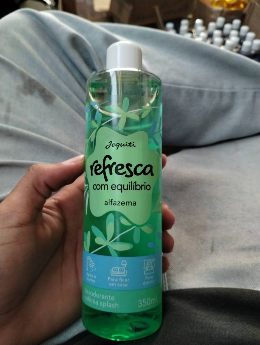 Desodorante colônia splash refresca com equilíbrio alfazema