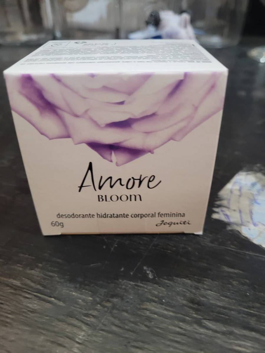 Desodorante hidratante corporal feminina Amore Bloom