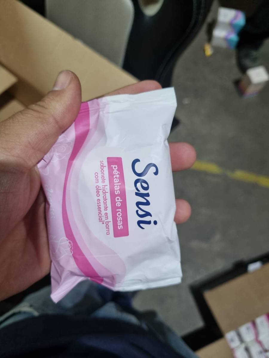 Sabonete hidratante em barra Sensi Pétalas de Rosas