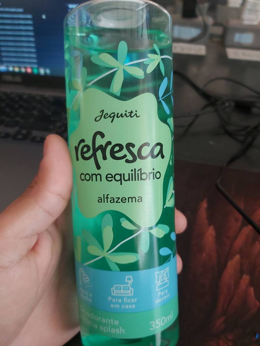 Desodorante colônia splash refresca com equilíbrio alfazema
