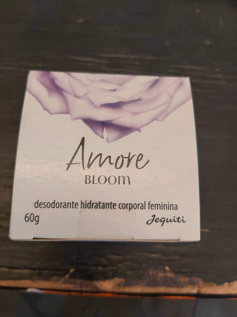 Desodorante hidratante corporal feminina Amore Bloom