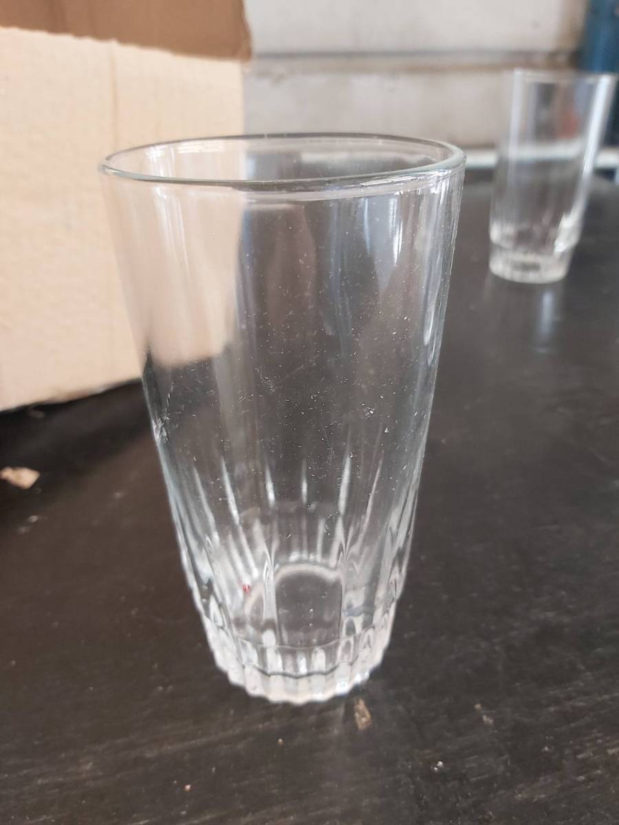 Copo de vidro transparente