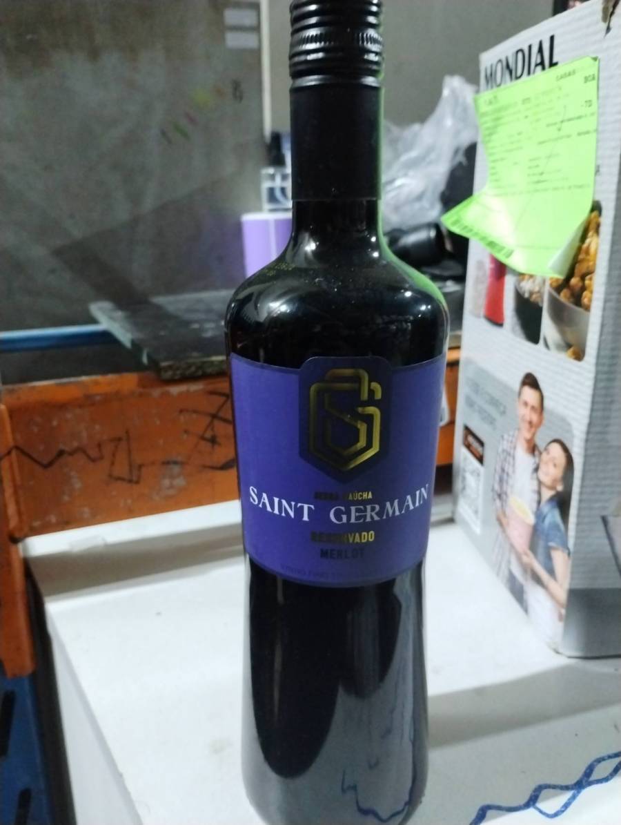 Vinho tinto Merlot Saint Germain Reservado