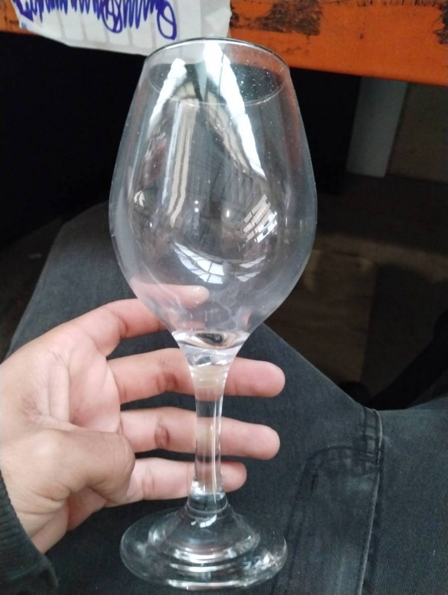 Taça de vidro para vinho