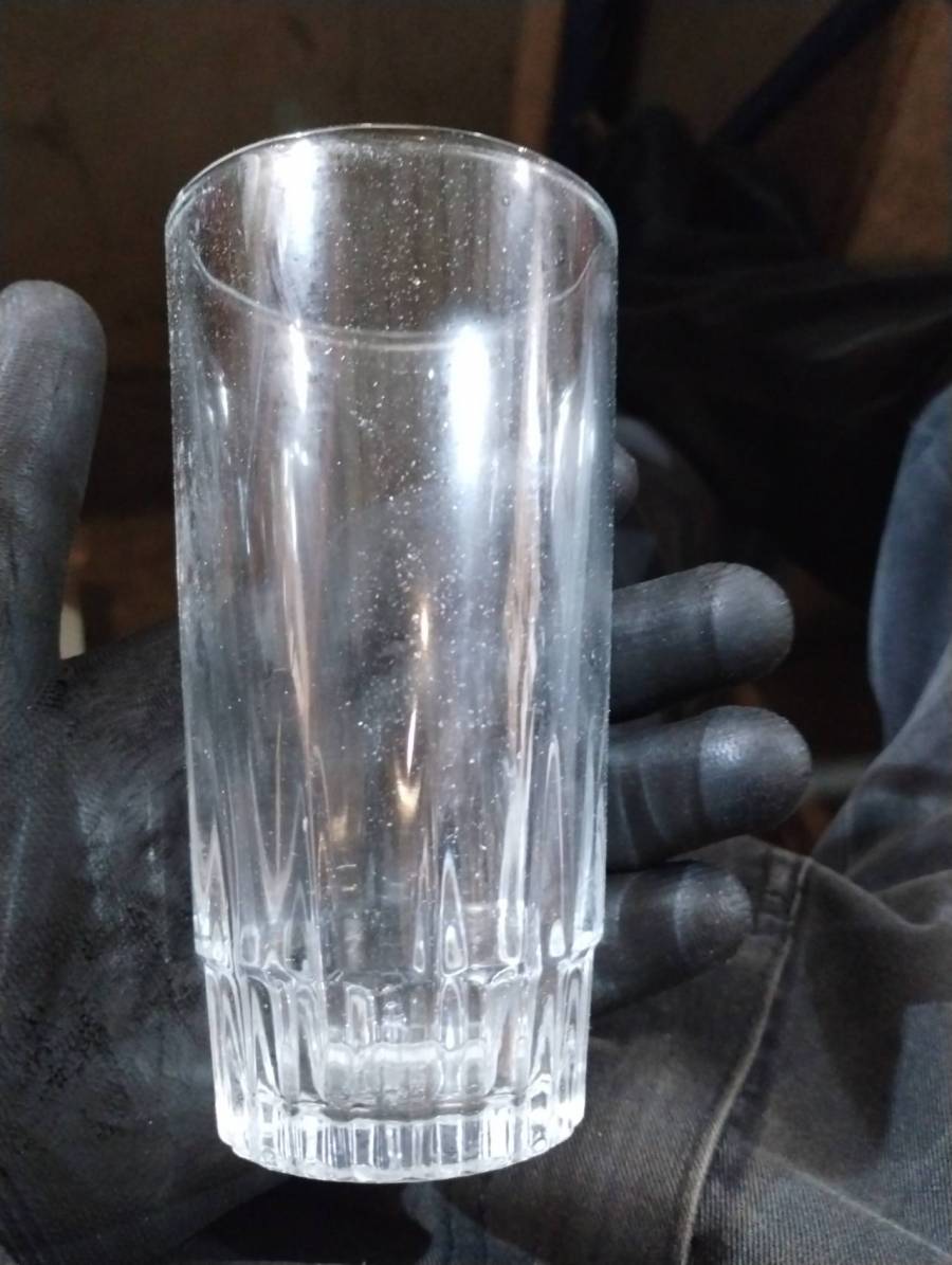 Copo de vidro transparente