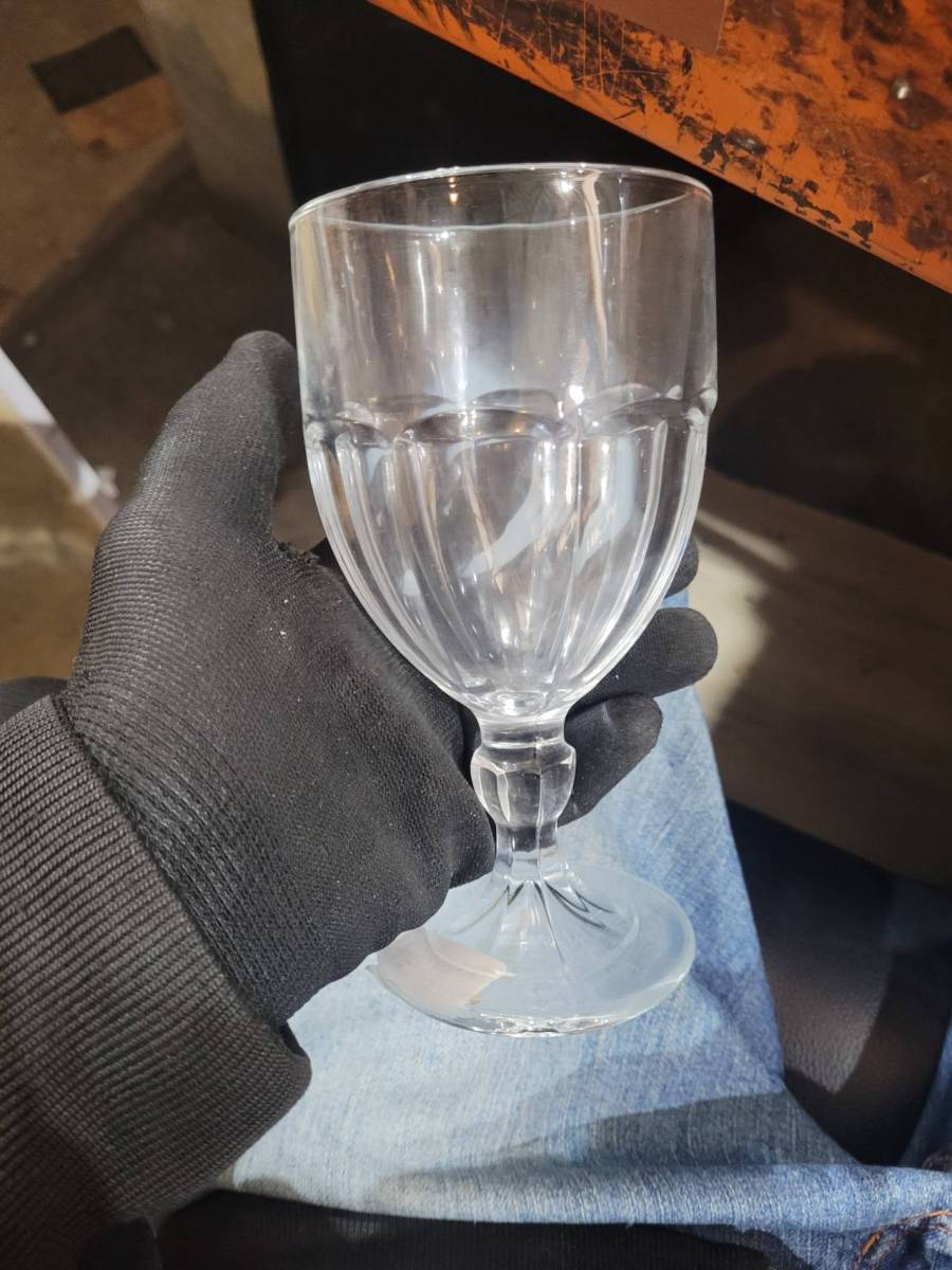 Copo de vidro tipo taça Bristol