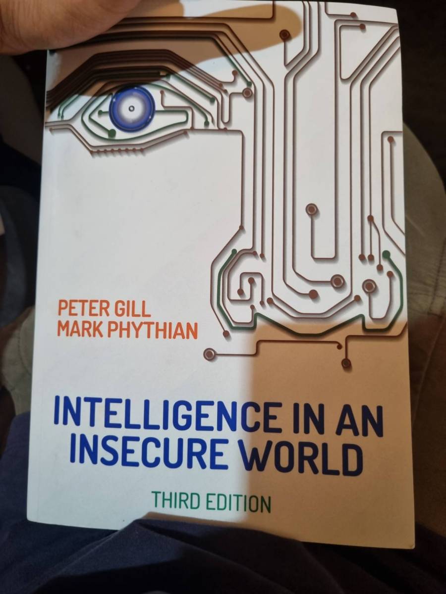 Livro 'Intelligence in an Insecure World' Third Edition
