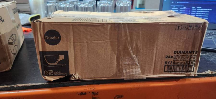 Conjunto de 24 xícaras para café com pires