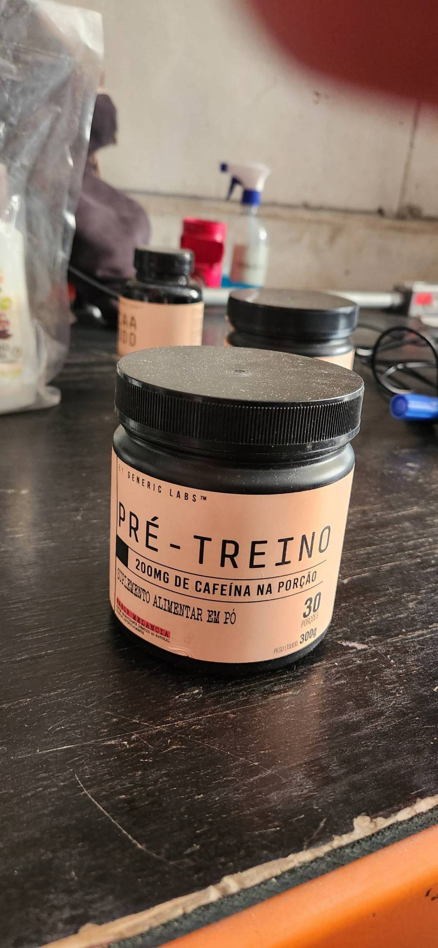 Pré-treino em pó com 200mg de cafeína por porção