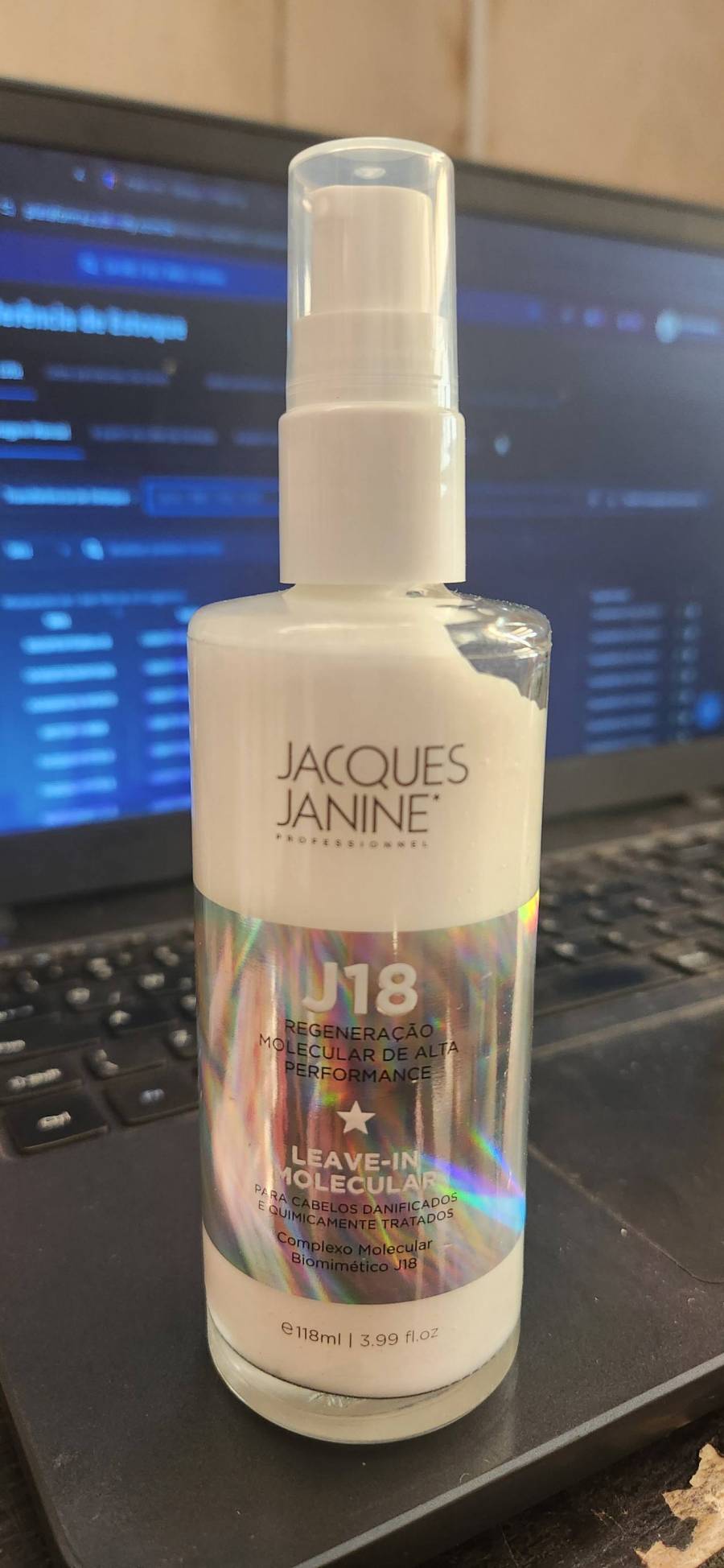 Leave-in Molecular J18 para cabelos danificados e quimicamente tratados