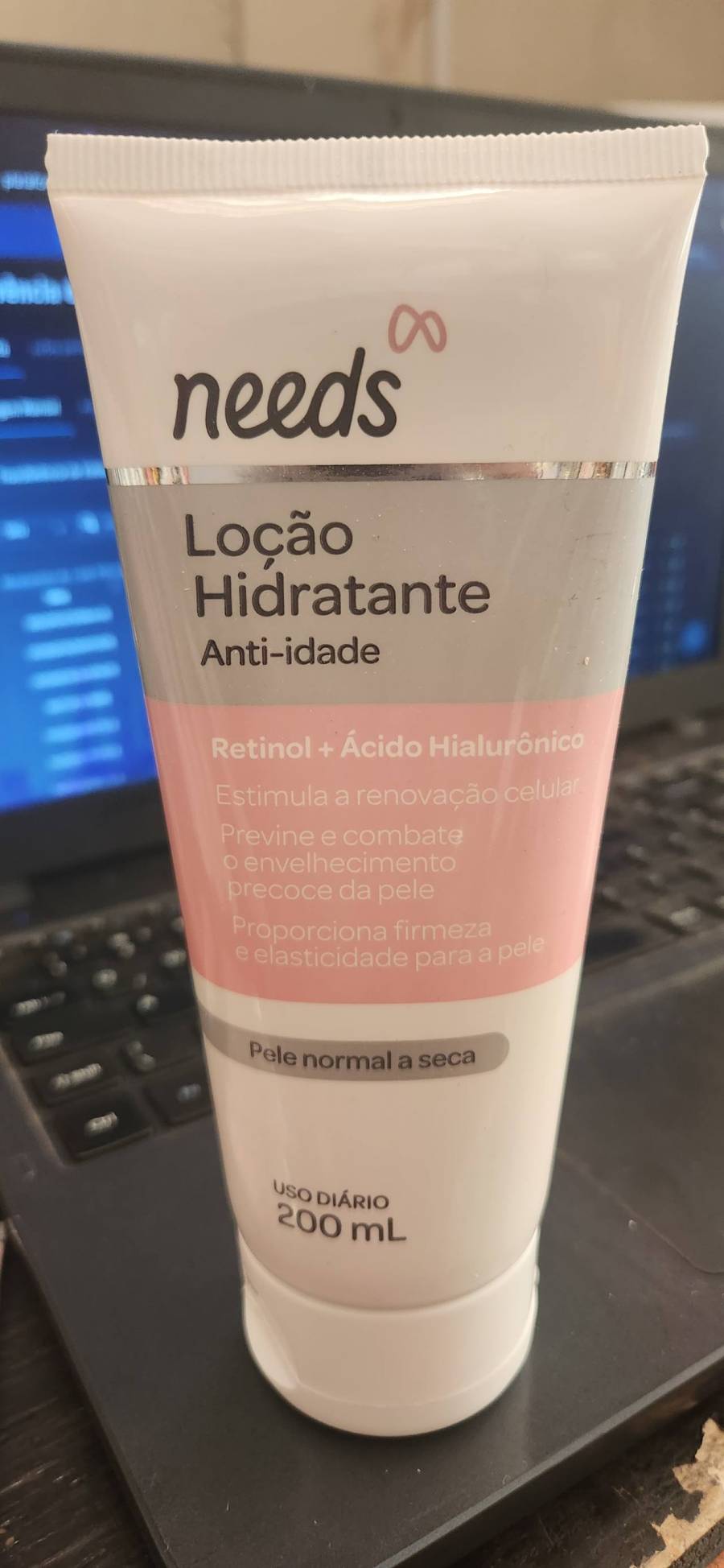 Loção Hidratante Anti-idade com Retinol e Ácido Hialurônico