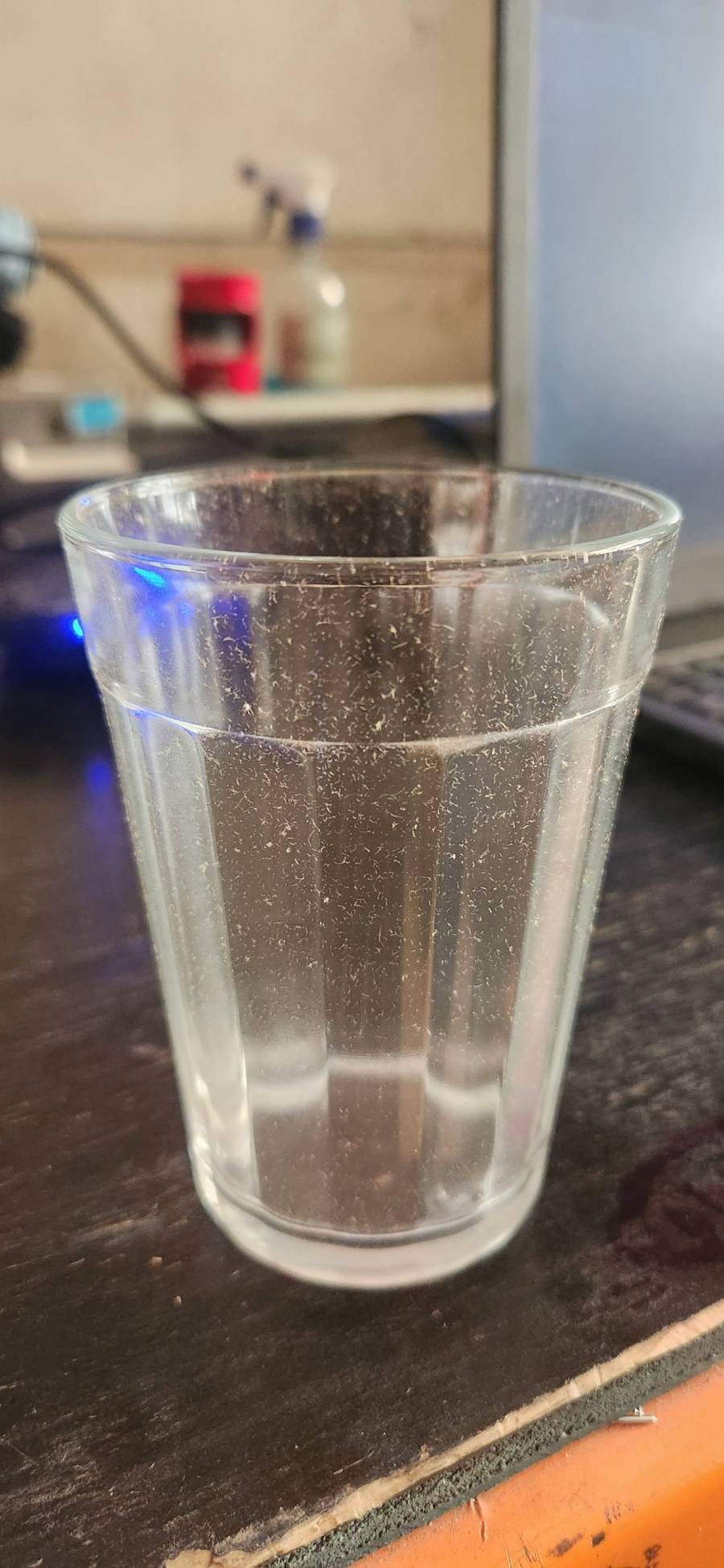 Copo de vidro transparente