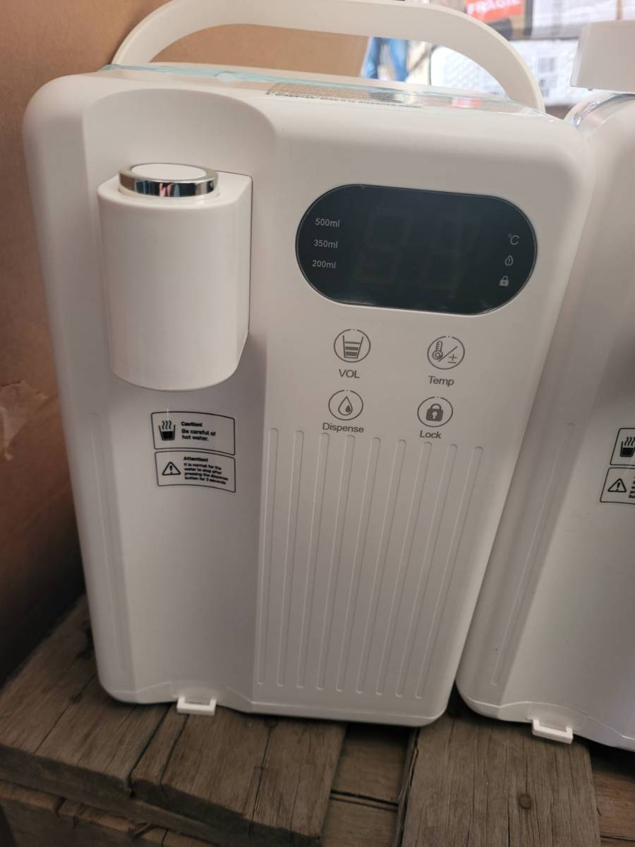 Dispensador instantâneo de água quente