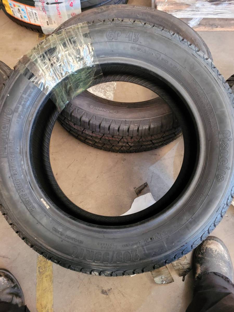 Pneu automotivo radial 205/55 R16