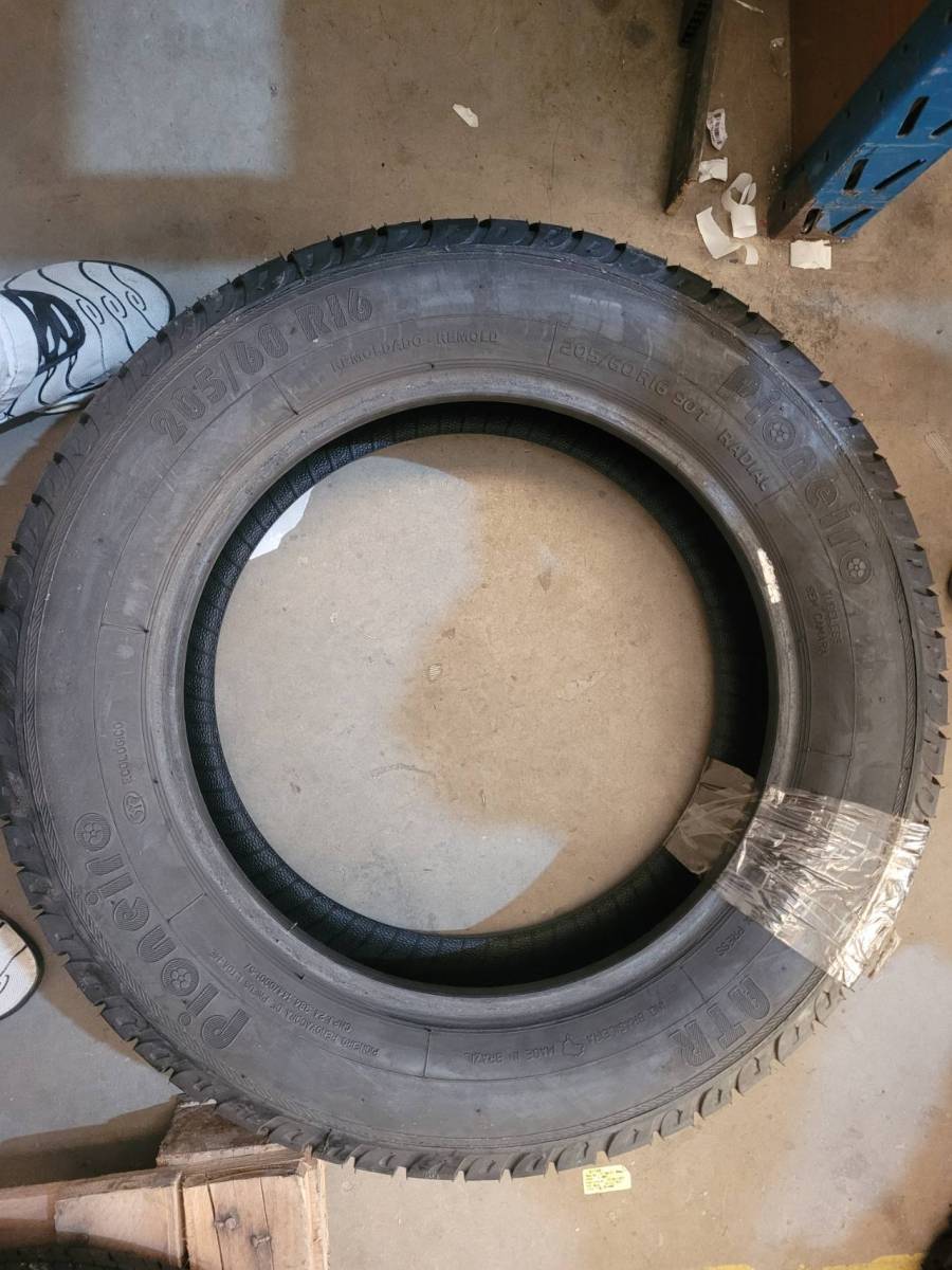 Pneu remoldado 205/60 R16