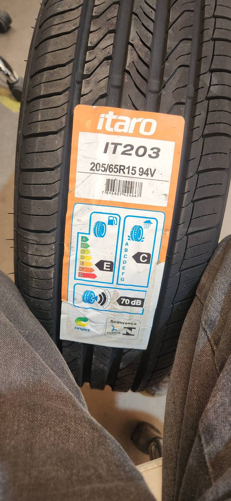Pneu automotivo Itaro IT203 205/65R15 94V