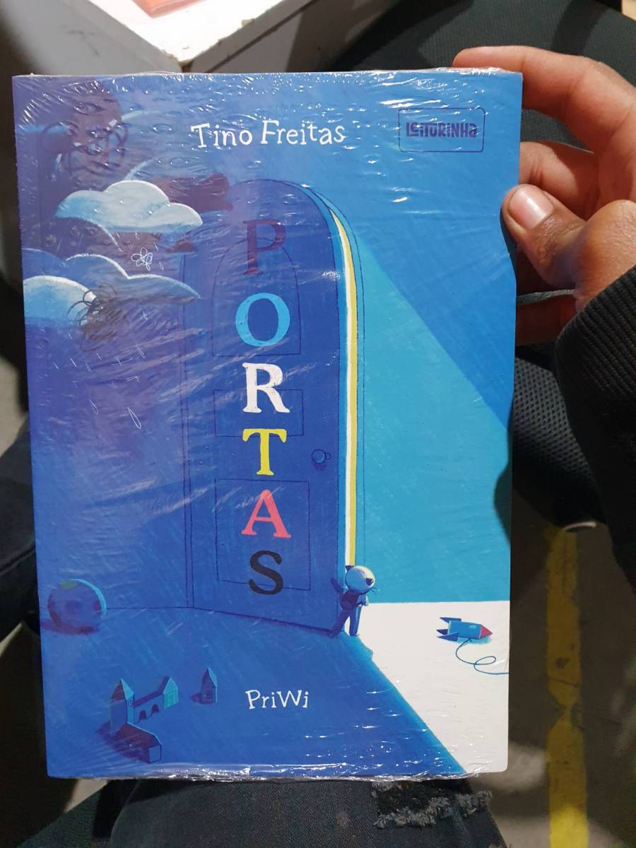 Livro infantil 'Portas' de Tino Freitas
