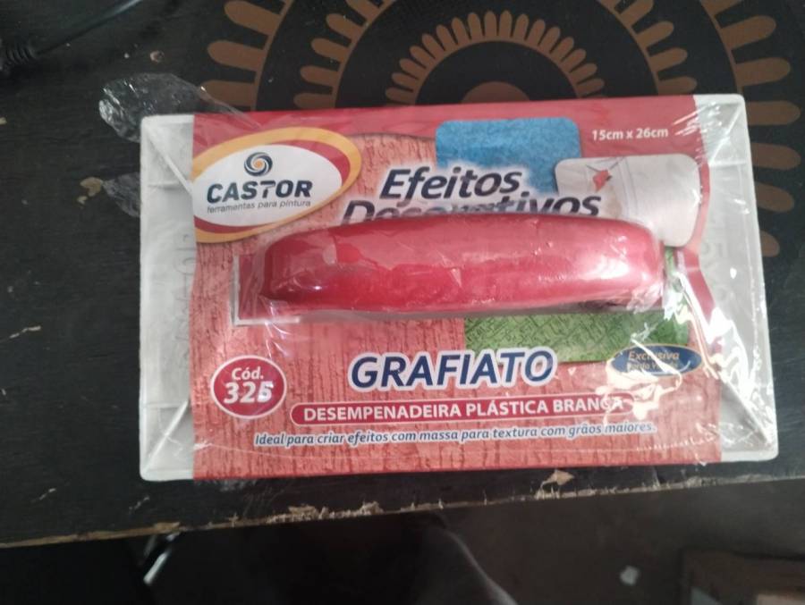 Desempenadeira plástica branca para efeitos decorativos
