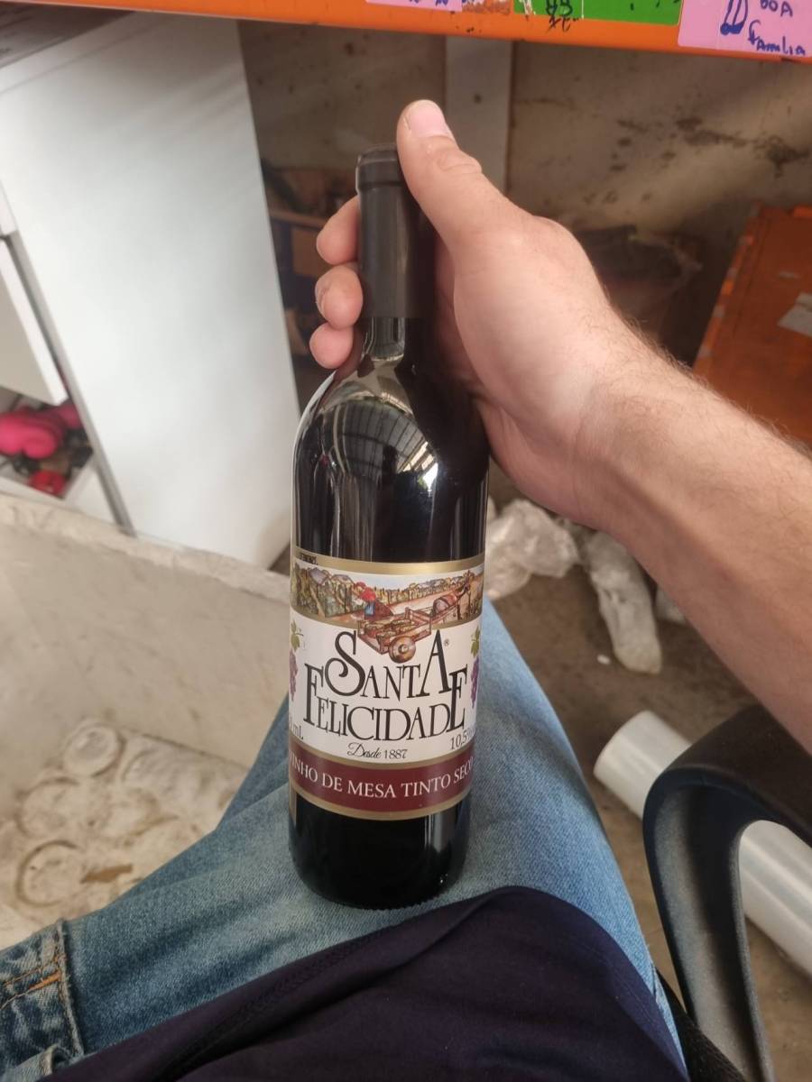 Vinho de mesa tinto seco Santa Felicidade