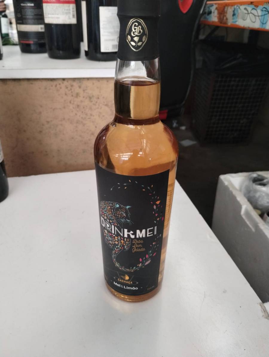 Cachaça sabor mel e limão