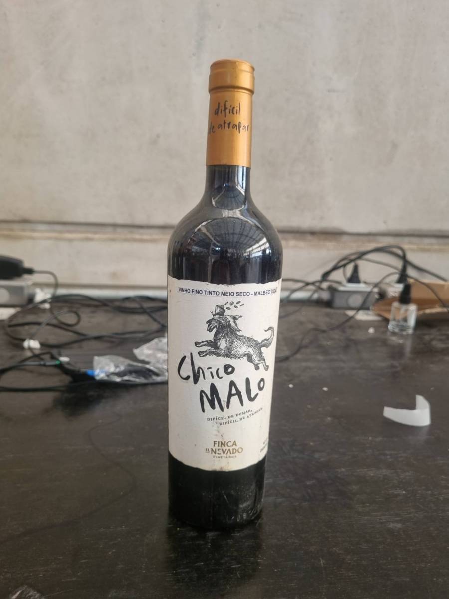Vinho fino tinto meio seco Malbec 2021