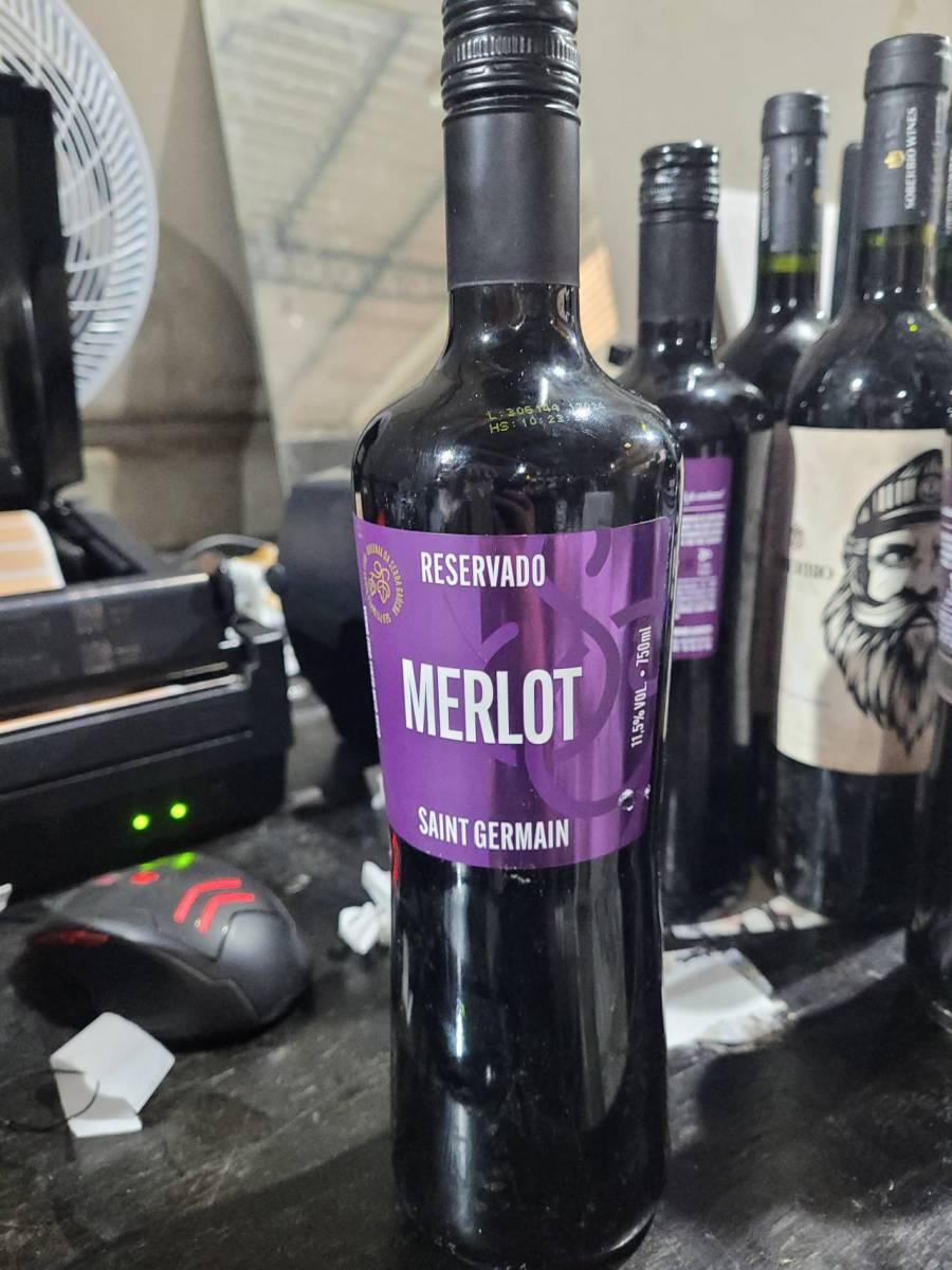 Vinho Reservado Saint Germain Merlot Meio Seco