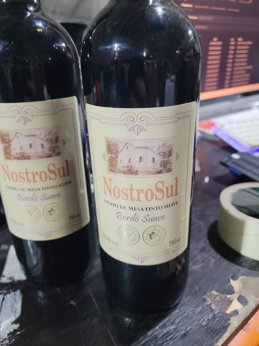 Vinho de mesa tinto suave Bordô Suave