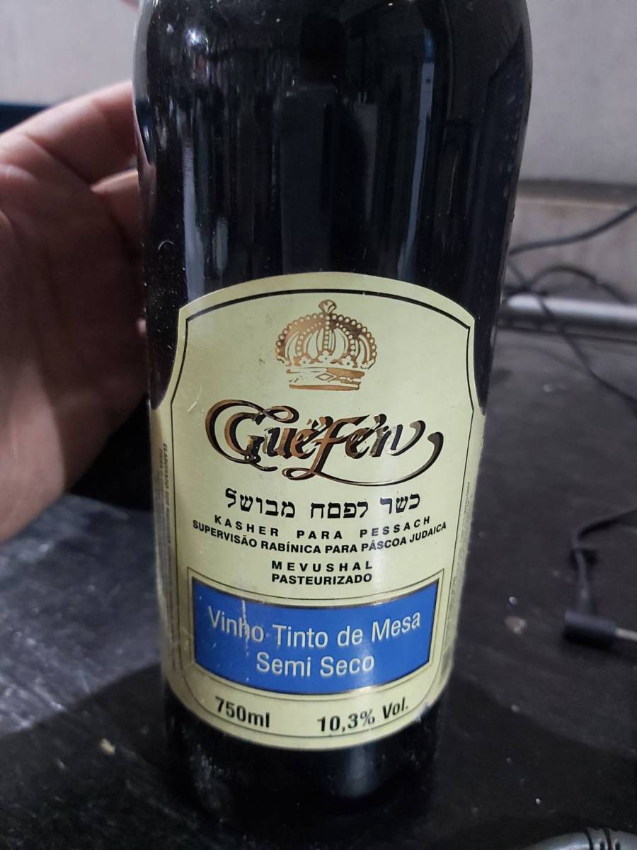 Vinho Tinto de Mesa Semi Seco