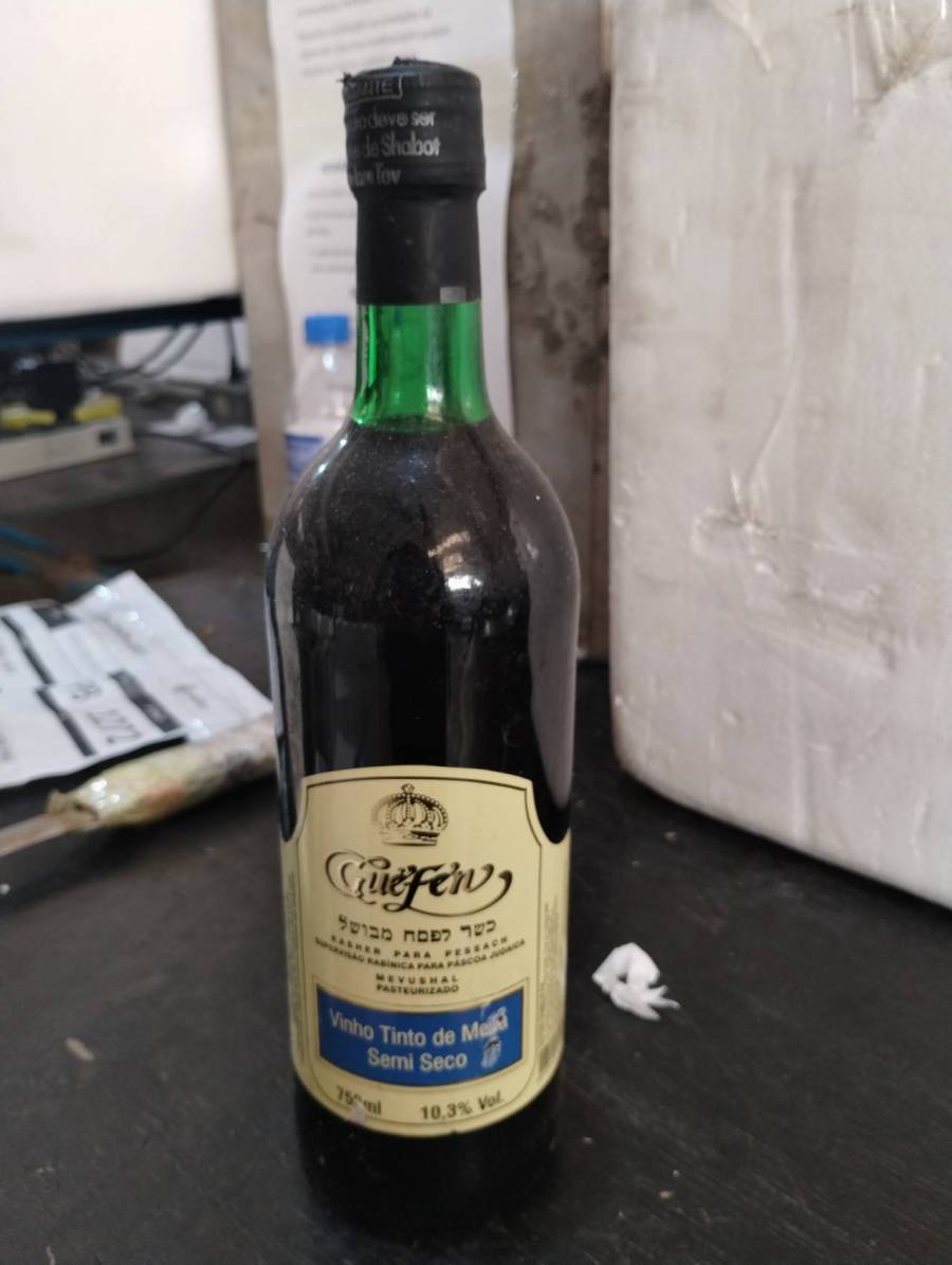 Vinho Tinto de Mesa Semi Seco