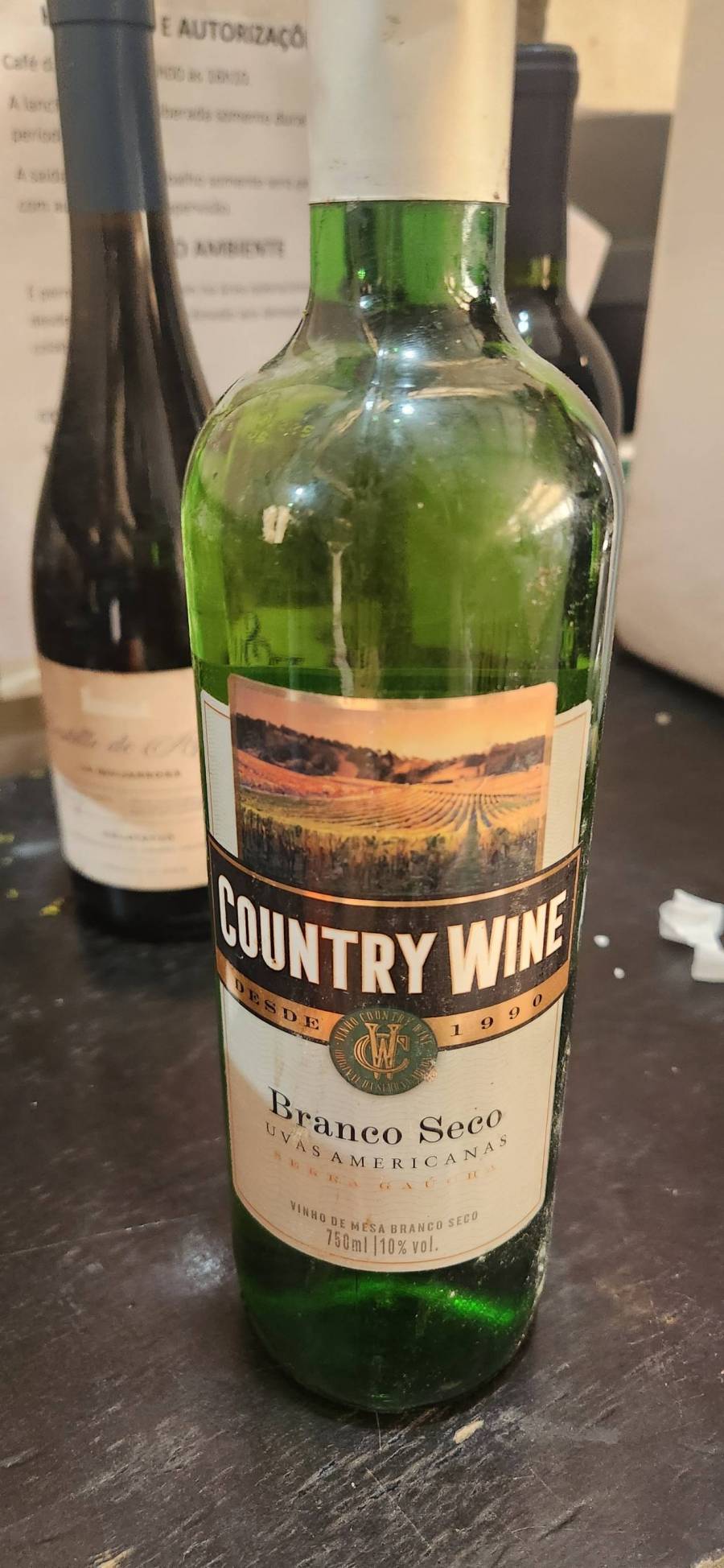 Vinho branco seco Country Wine