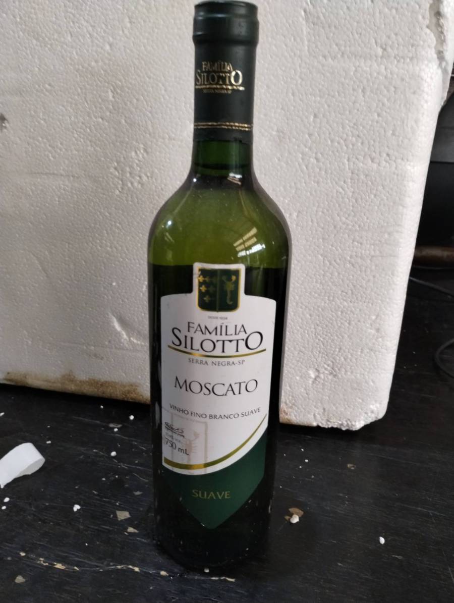 Vinho branco suave Moscato Família Silotto
