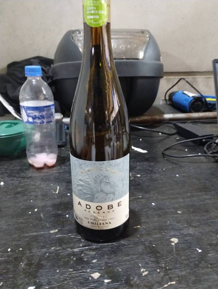 Vinho tinto Adobe Reserva Emiliana