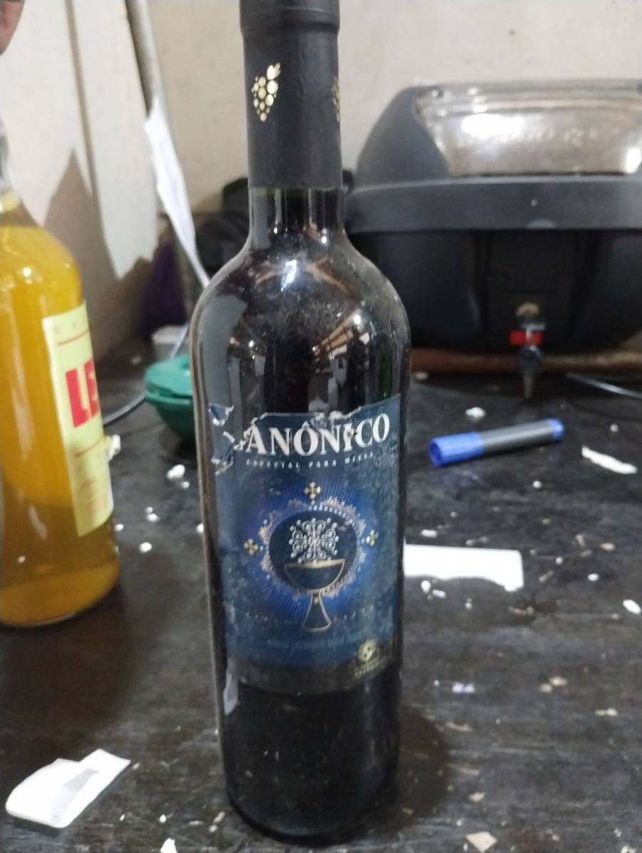 Vinho tinto Anonico